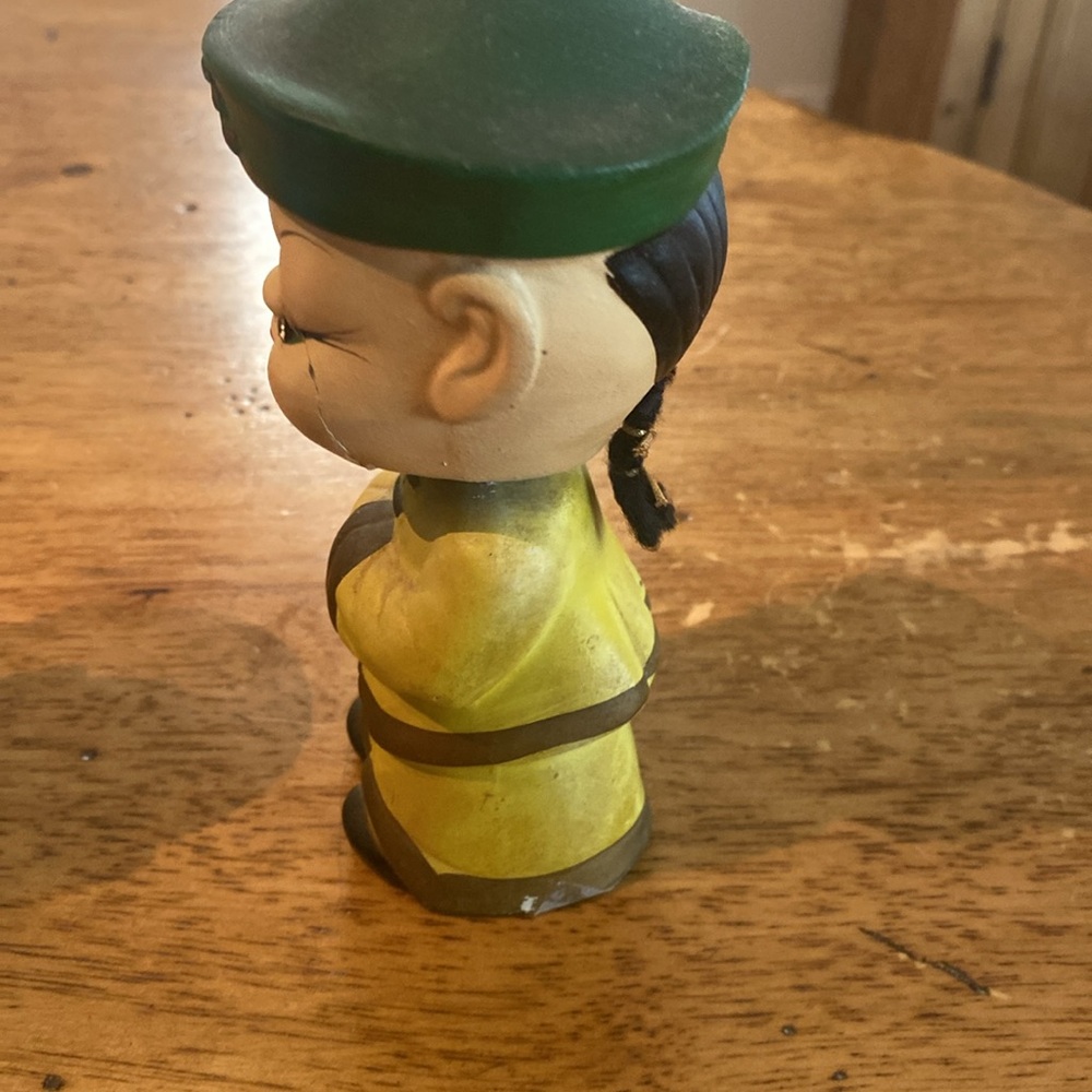 Antique Japanese bobble heads please note theirs some damage on the male. - Picture 6 of 8